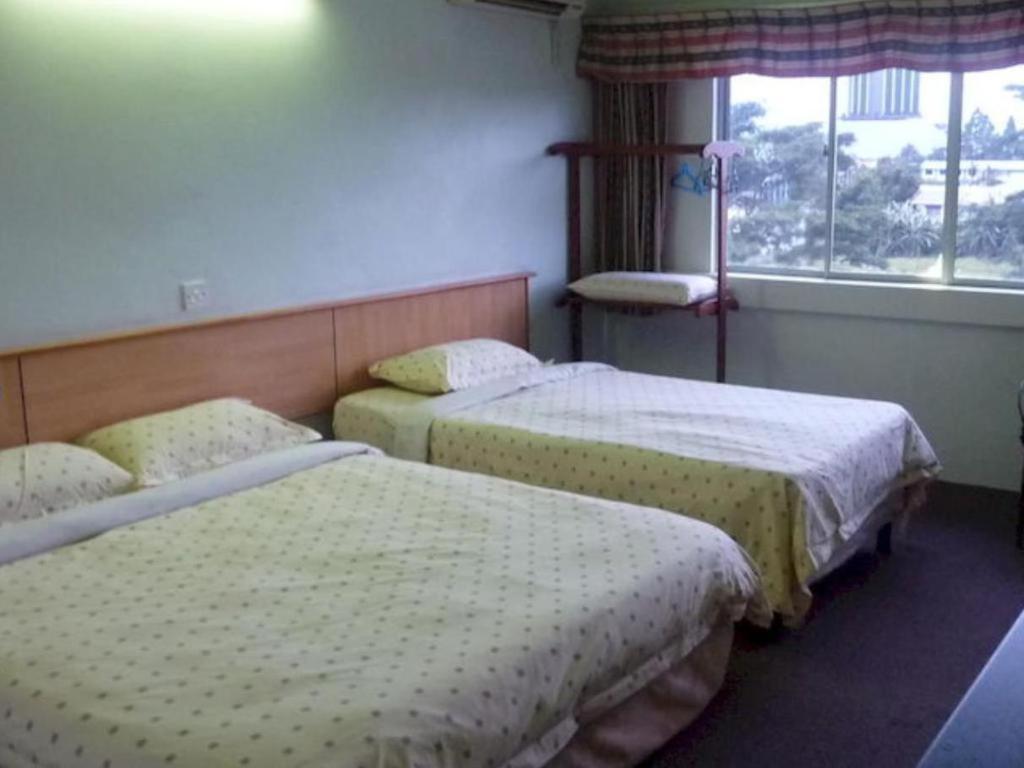 Hotel Hung Hung Kuching Zewnętrze zdjęcie