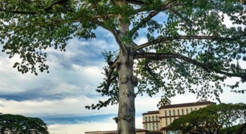 Hotel Hung Hung Kuching Zewnętrze zdjęcie