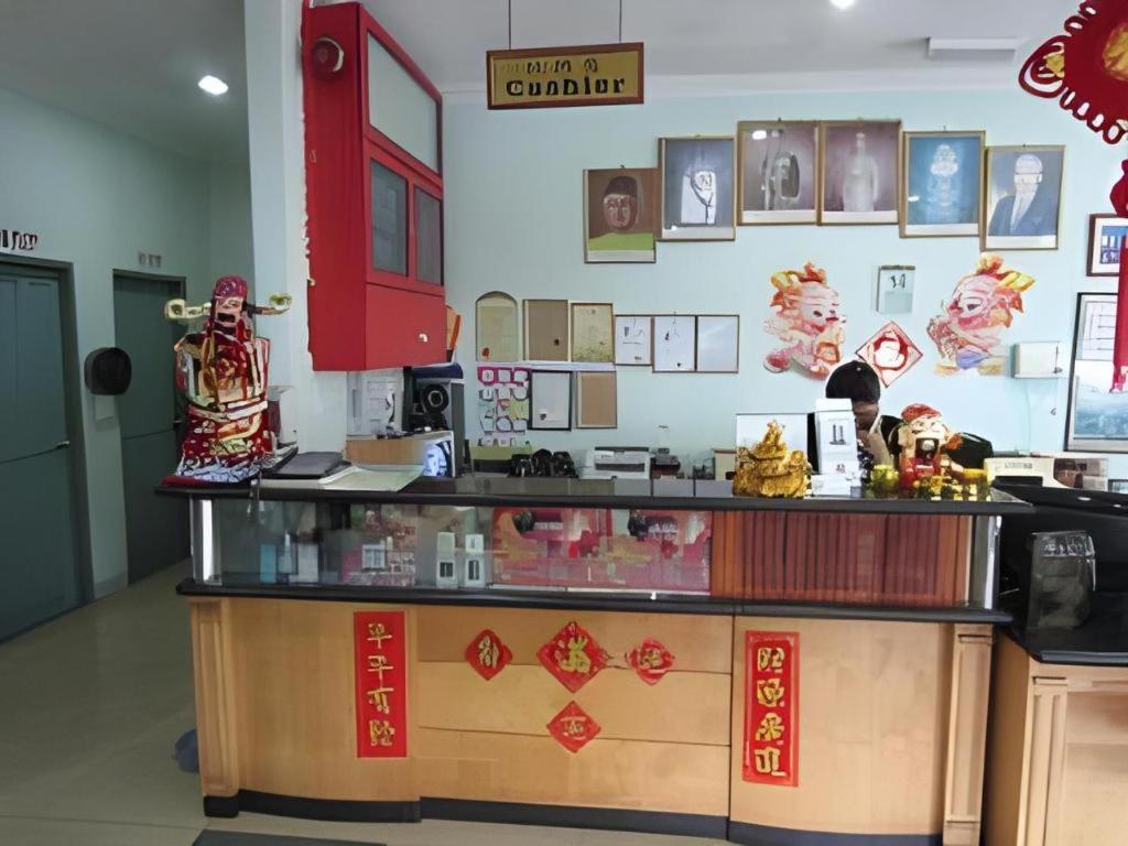Hotel Hung Hung Kuching Zewnętrze zdjęcie