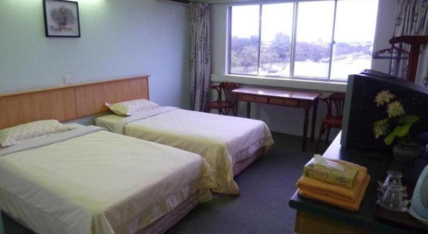 Hotel Hung Hung Kuching Zewnętrze zdjęcie