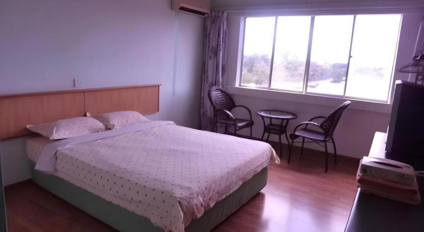 Hotel Hung Hung Kuching Zewnętrze zdjęcie
