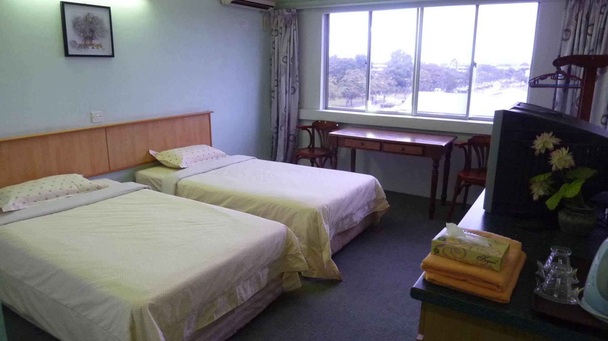 Hotel Hung Hung Kuching Zewnętrze zdjęcie