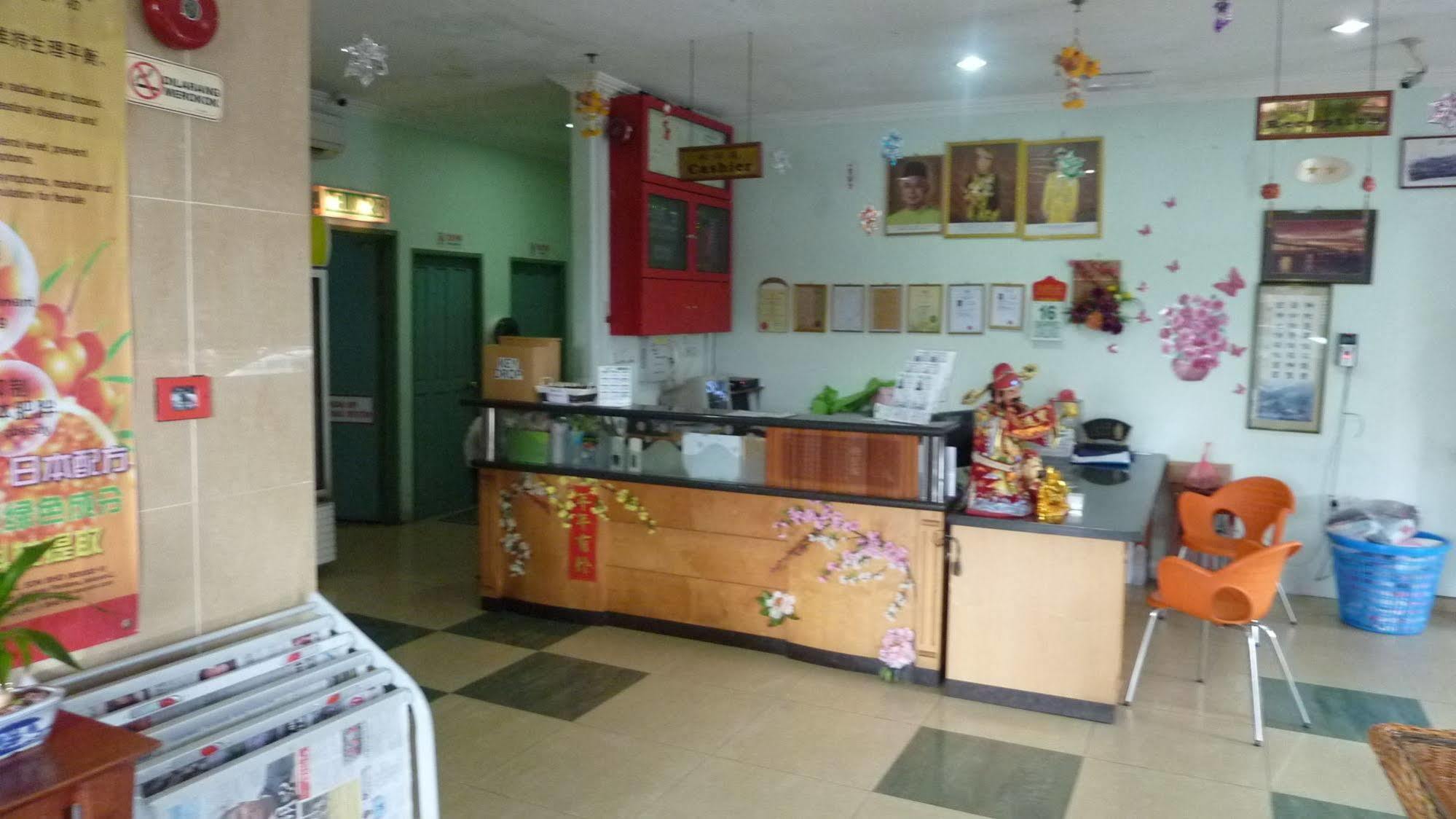 Hotel Hung Hung Kuching Zewnętrze zdjęcie